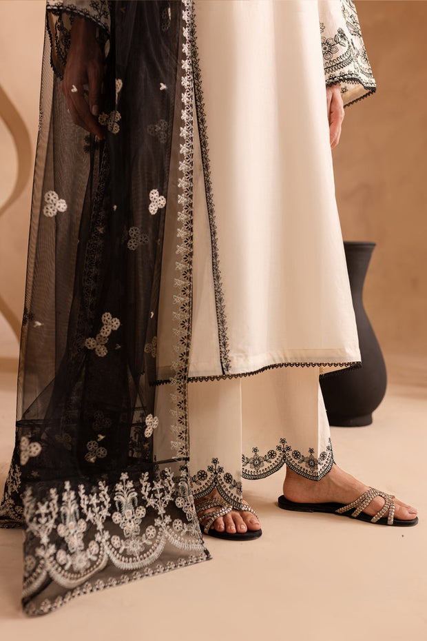 Black White 3Pc - Embroidered Khaddar Dress