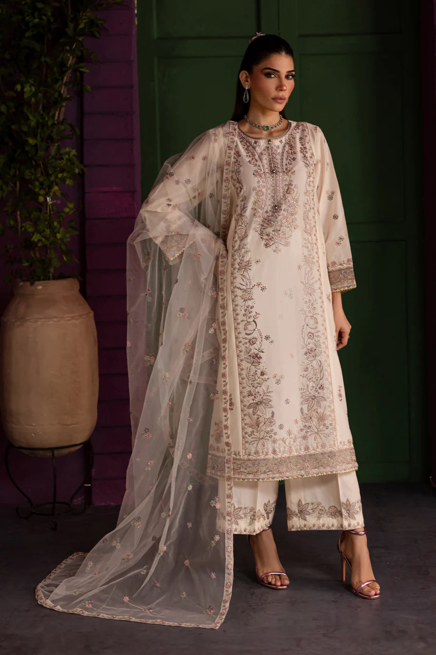 Swan 3pc - Embroidered khaddar Pret