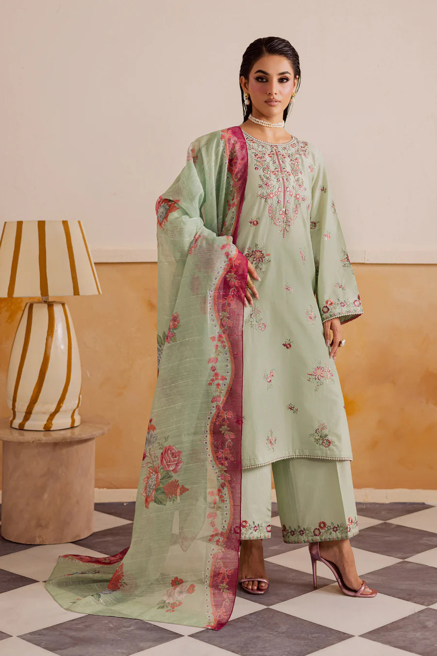 Senna 3pc - Embroidered khaddar Pret