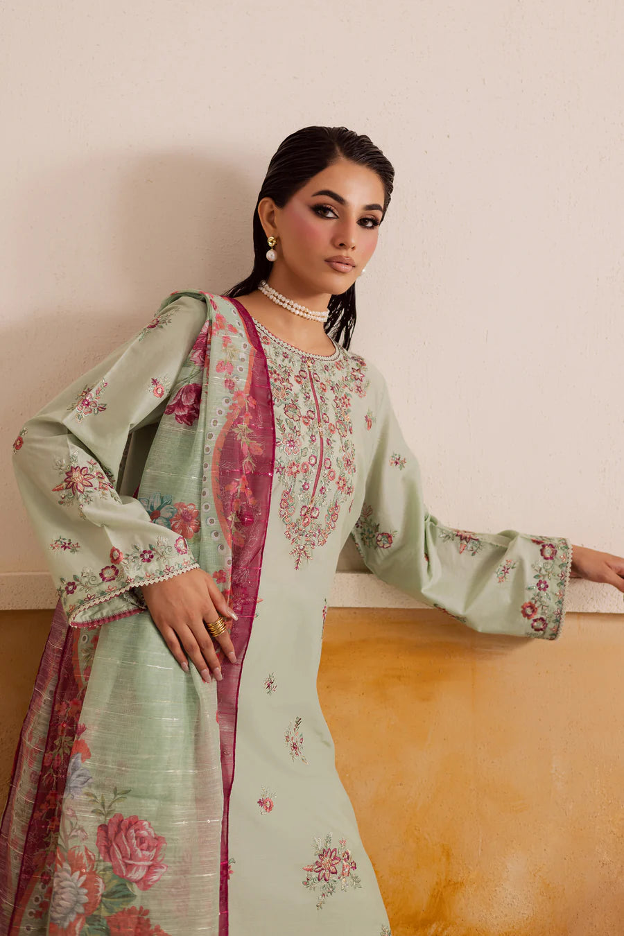 Senna 3pc - Embroidered khaddar Pret