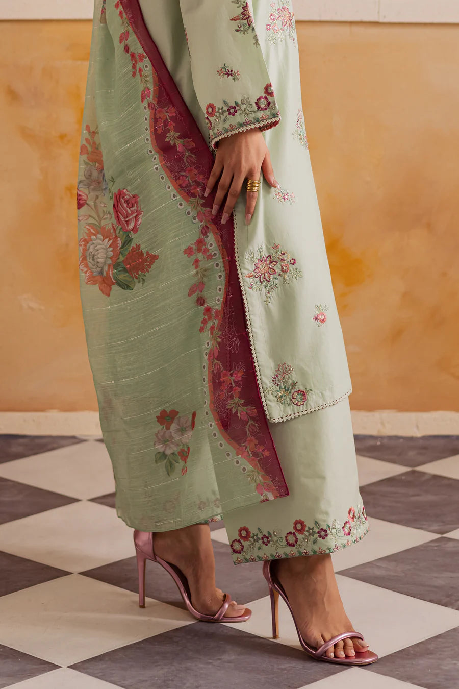 Senna 3pc - Embroidered khaddar Pret