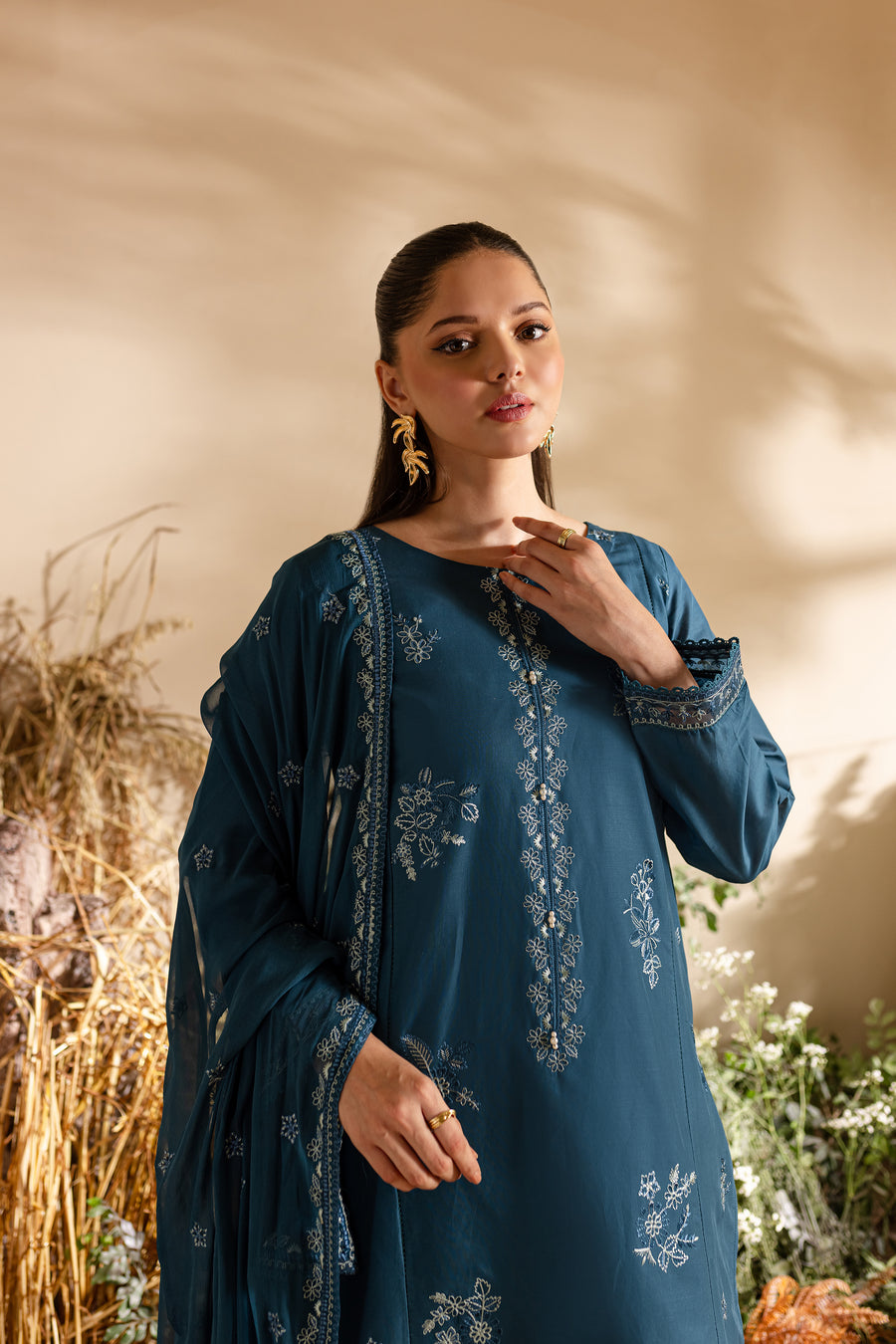Rawina Dorcy 3Pc - Embroidered khaddar Dress