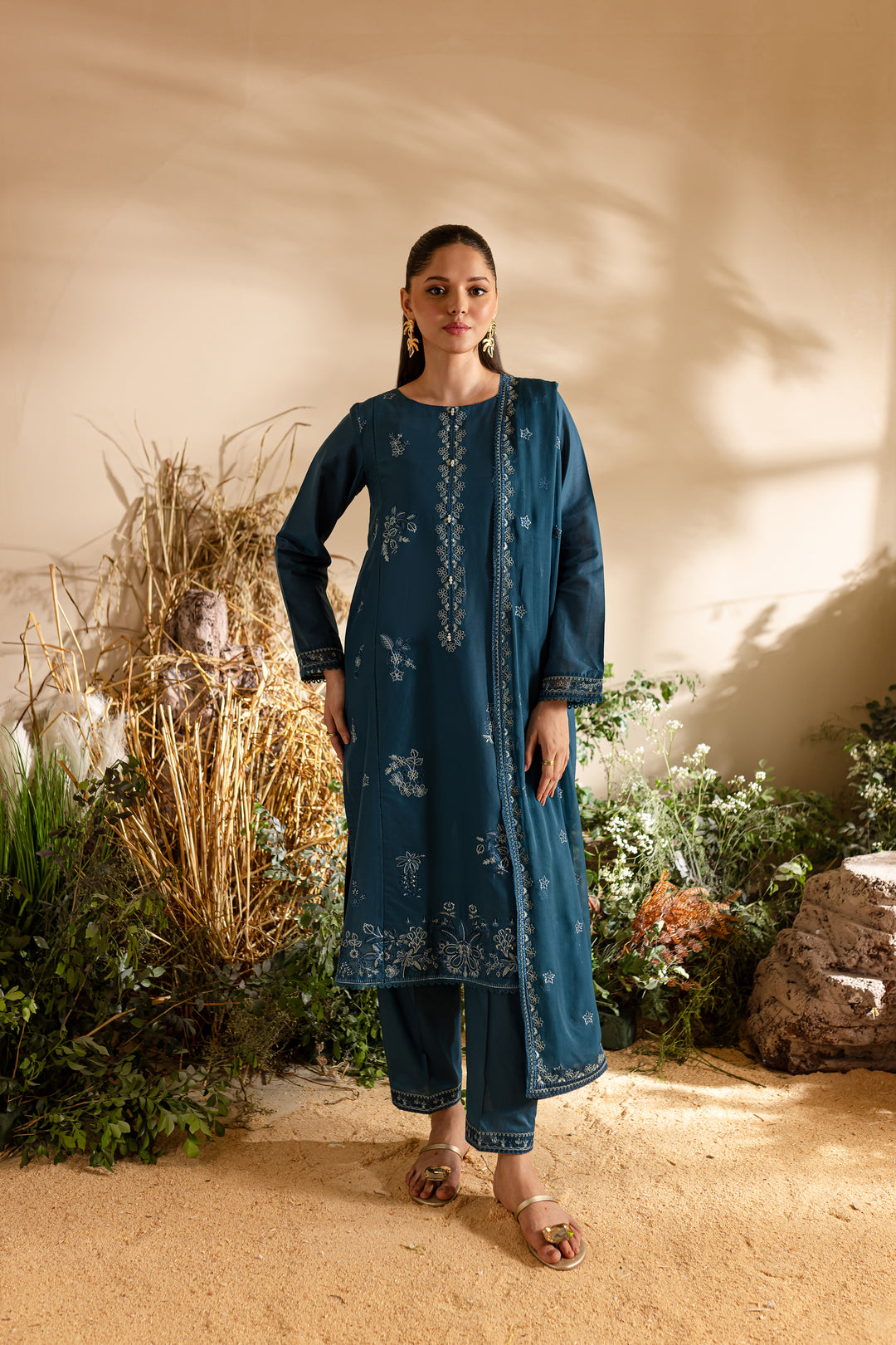 Rawina Dorcy 3Pc - Embroidered khaddar Dress