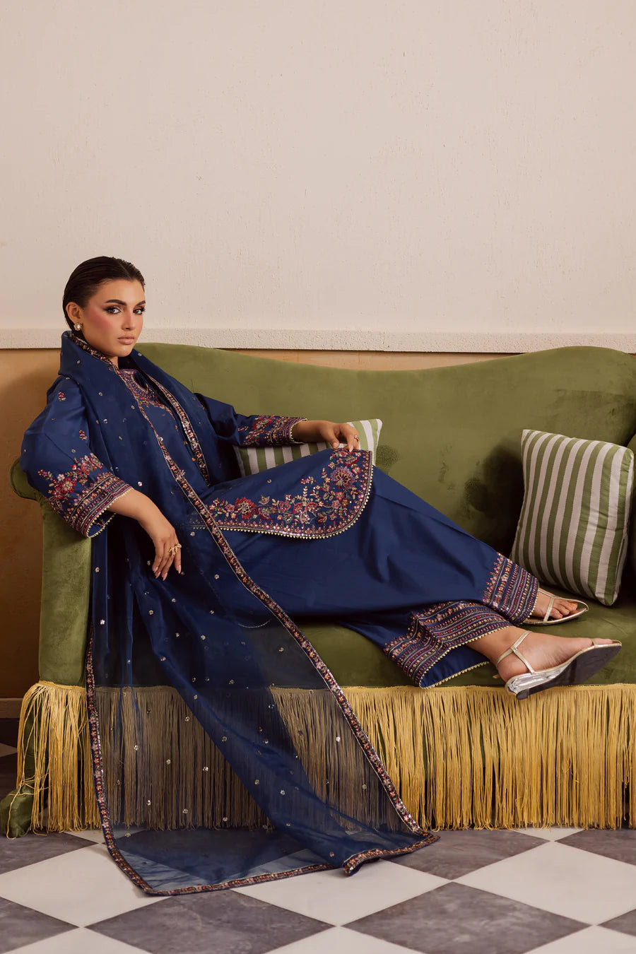 Raisa 3Pc - Embroidered khaddar Pret